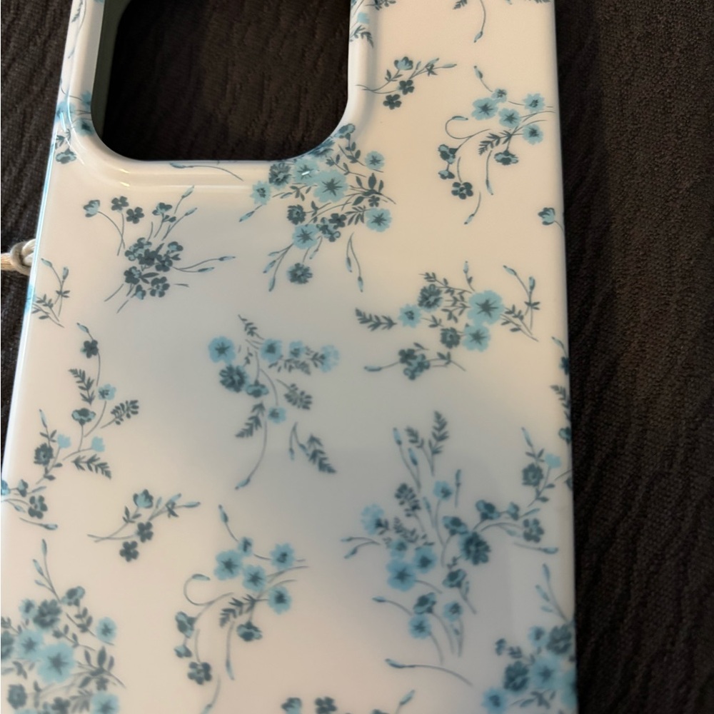 Velvet Caviar Blue and White Floral Phone Case and wristlet for iPhone 15pro - Picture 3 of 3